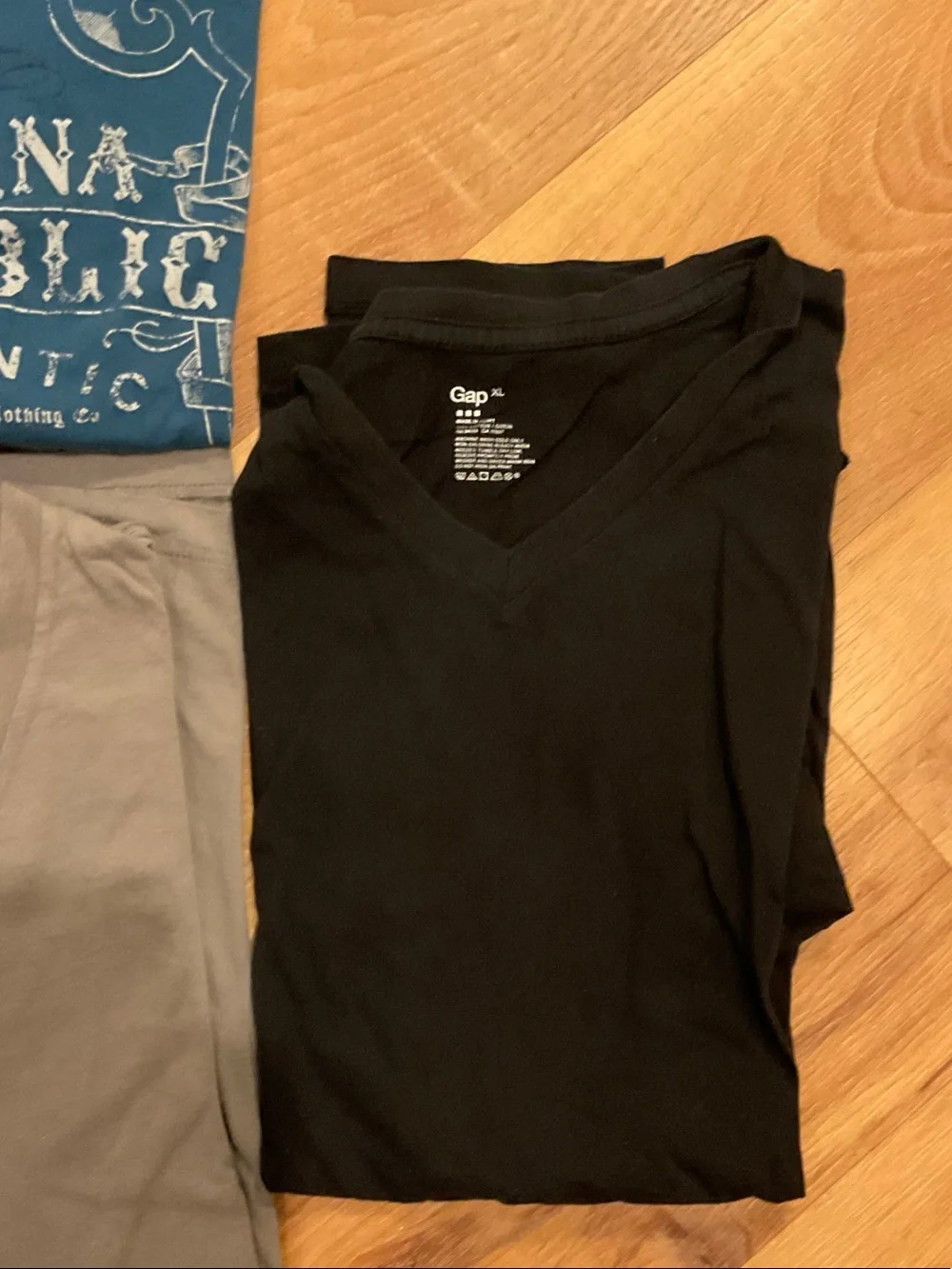 7 Men’s Solid & Graphic Tees - Mixed Colors
